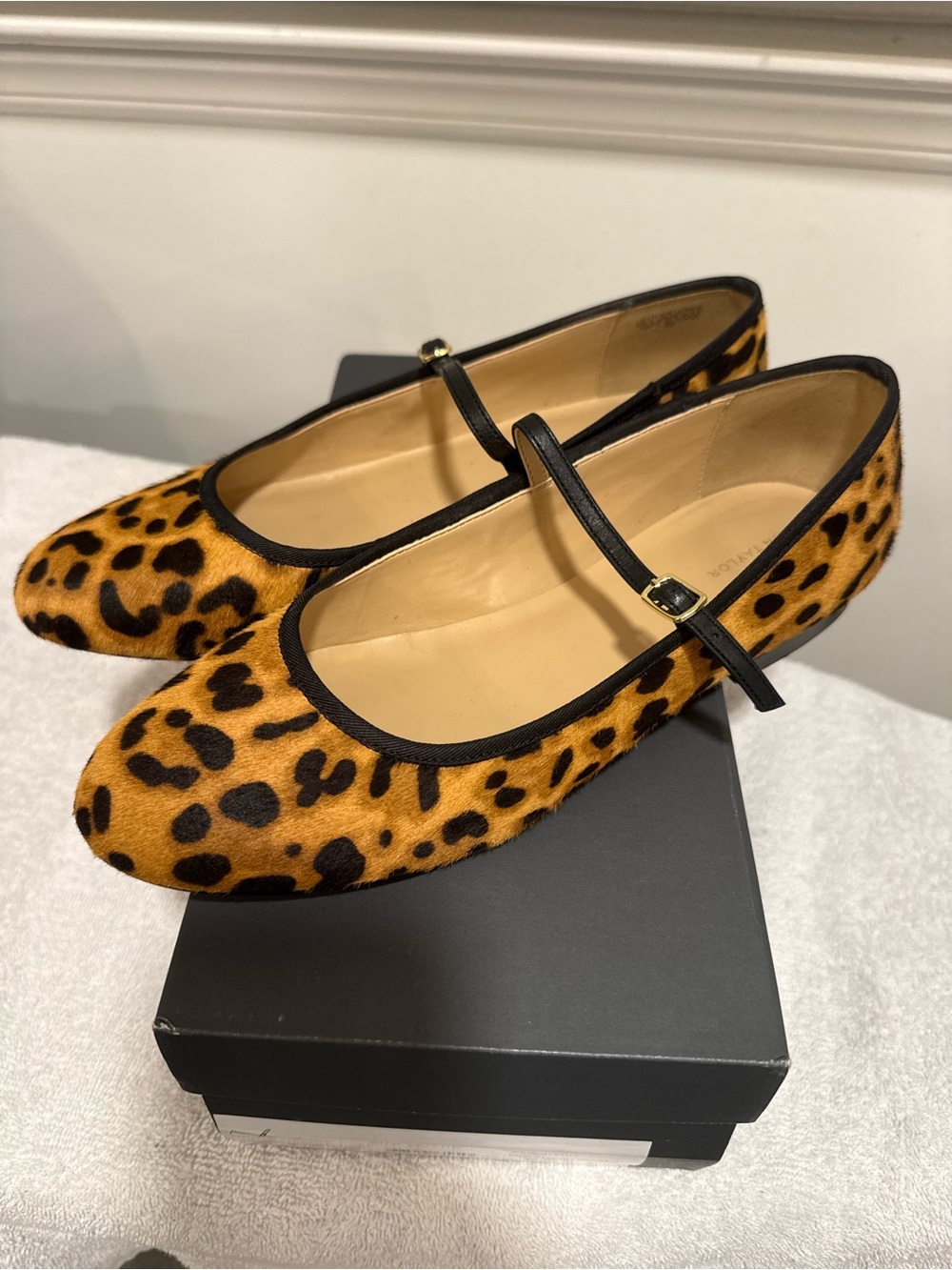 Ann Taylor Leopard Print Mary Jane Ballet Flats - Brown/Black size 9